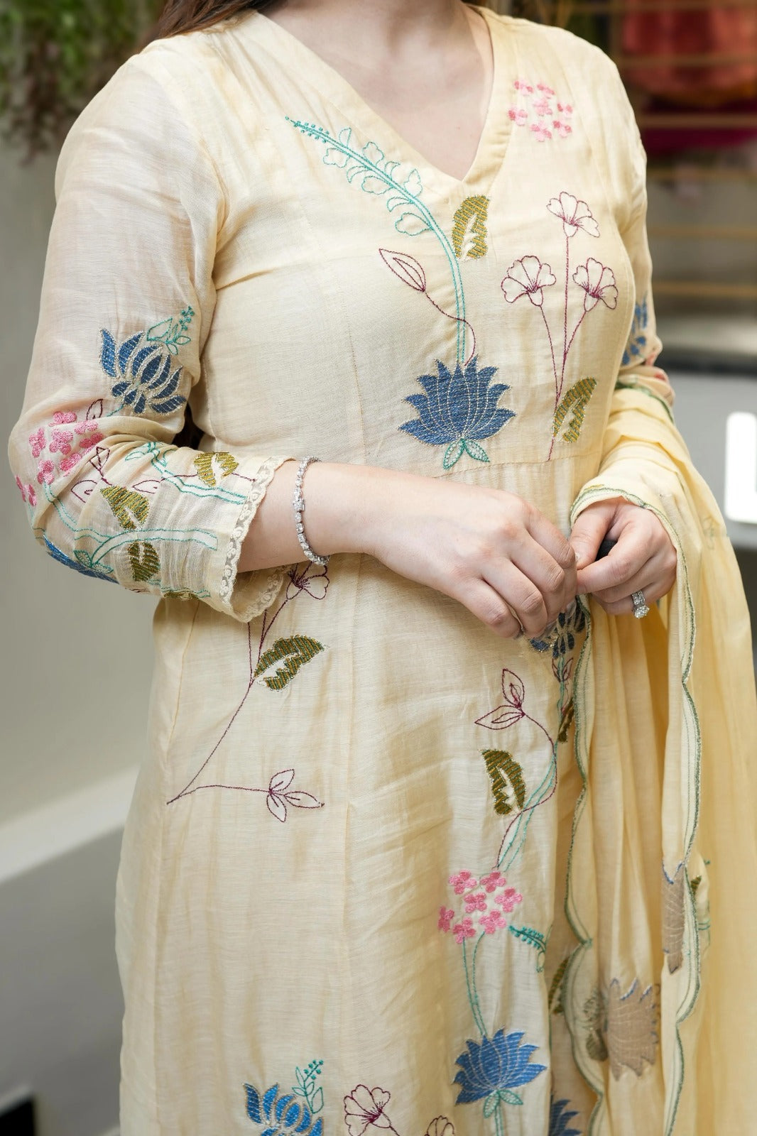 Cream Pure Viscose Chanderi Silk Kurta & Pant