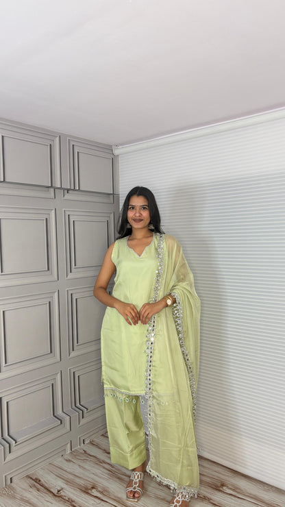 Pista Premium Quality Tebby Silk Suits