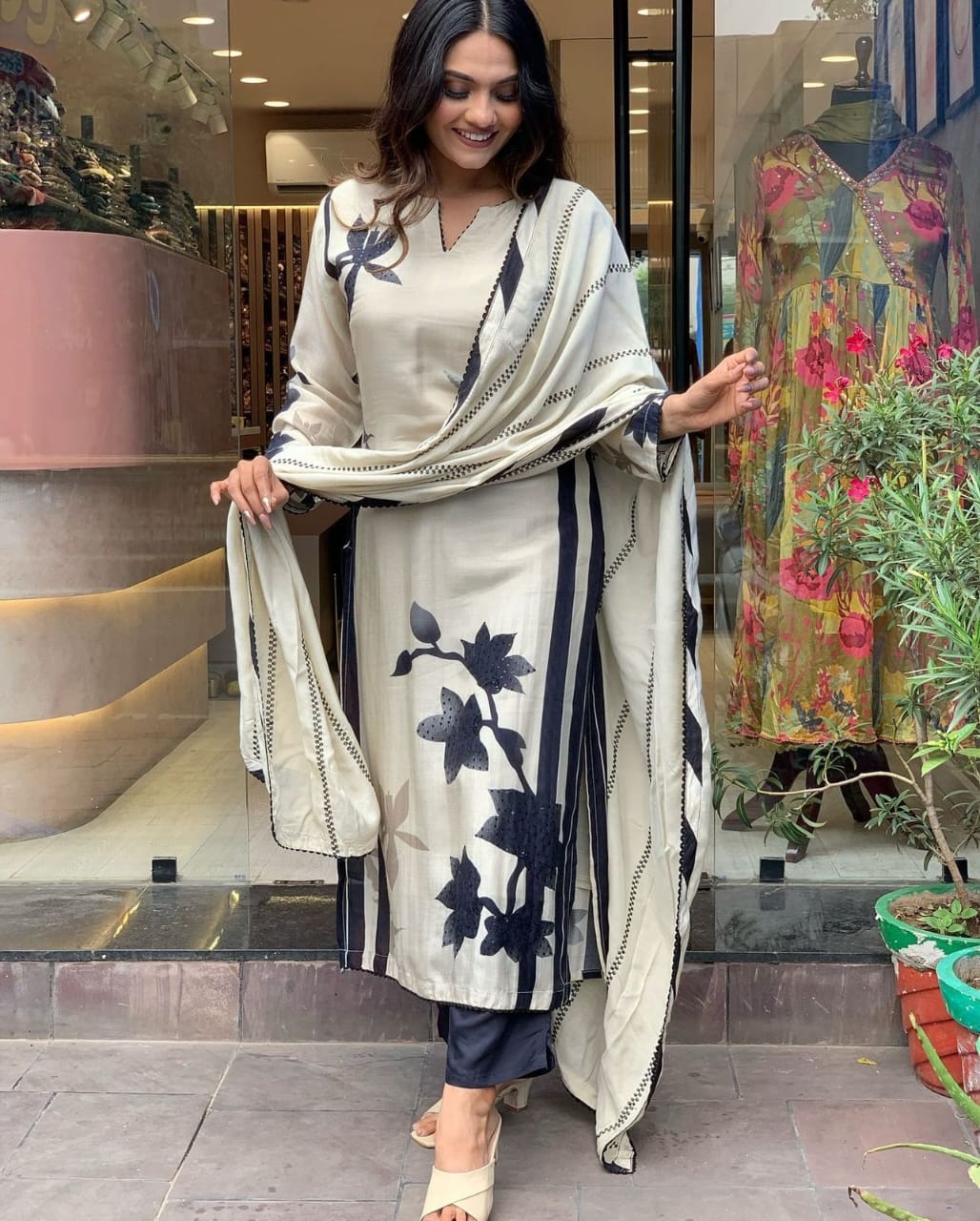 White & Grey Fully Elegant Pure Muslin Suit