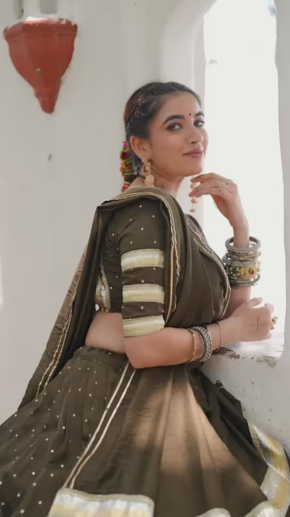Mehendi Classics Navratri Lehenga